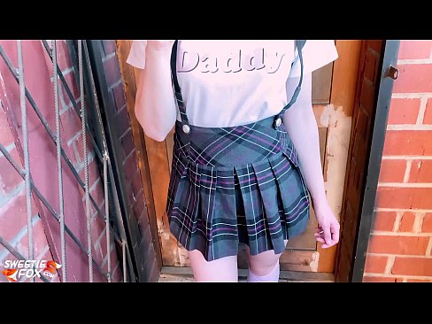 ❤️ Schoolgirl nyedot kontol rumiyin lan jancok tinimbang kelas. ️❌ Video jancok ing kita